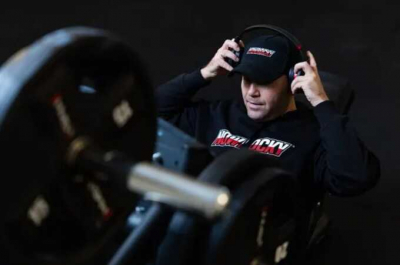 Кароль Навроцкий появился на открытии Олимпийских игр в одежде бренда Nowrocky, который принадлежит его сестре