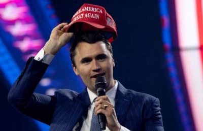 В США усомнились в компетентности главы ФБР из-за расследования убийства Кирка